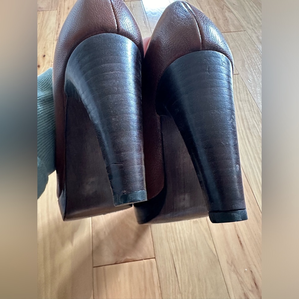 Stuart Weizman Brown Leather Platform Pumps. Sz 7 - image 3